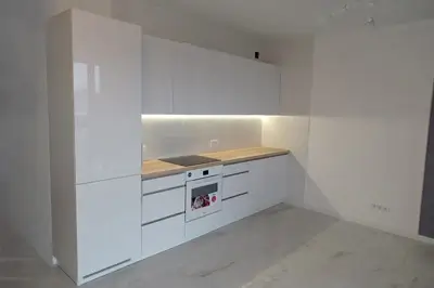 Собранная прямая кухня